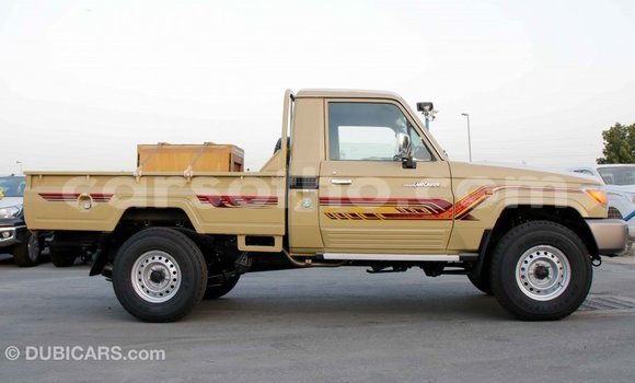 Buy Import Toyota Land Cruiser Beige Car in Import - Dubai in Maseru Buy Import Toyota Land Cruiser Beige Car in Import - Dubai in Maseru