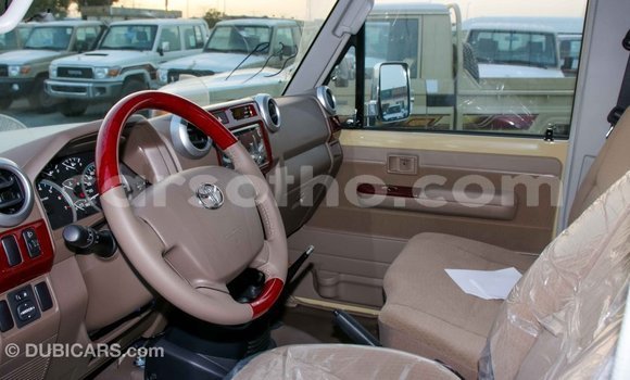 Buy Import Toyota Land Cruiser Beige Car in Import - Dubai in Maseru Buy Import Toyota Land Cruiser Beige Car in Import - Dubai in Maseru