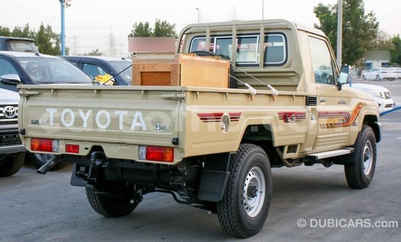 Buy Import Toyota Land Cruiser Beige Car in Import - Dubai in Maseru Buy Import Toyota Land Cruiser Beige Car in Import - Dubai in Maseru