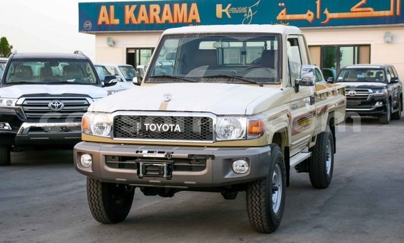 Sayi Imported Toyota Land Cruiser Beige Mota in Import - Dubai a Maseru Sayi Imported Toyota Land Cruiser Beige Mota in Import - Dubai a Maseru
