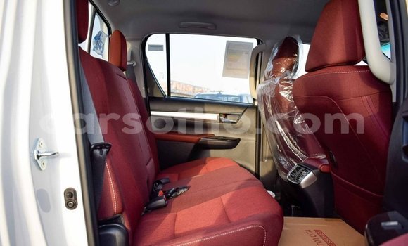 اشتري Imported Toyota Hilux White سيارة في Import - Dubai في Maseru اشتري Imported Toyota Hilux White سيارة في Import - Dubai في Maseru
