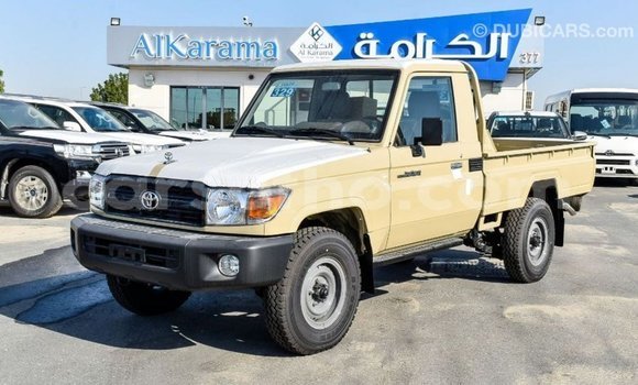 Sayi Imported Toyota Land Cruiser Beige Mota in Import - Dubai a Maseru Sayi Imported Toyota Land Cruiser Beige Mota in Import - Dubai a Maseru
