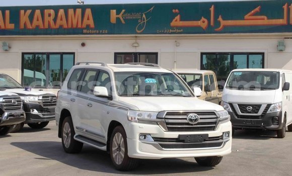 Buy Import Toyota Land Cruiser White Car in Import - Dubai in Maseru Buy Import Toyota Land Cruiser White Car in Import - Dubai in Maseru