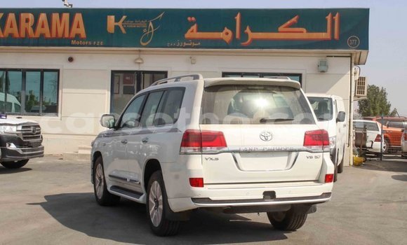 Buy Import Toyota Land Cruiser White Car in Import - Dubai in Maseru Buy Import Toyota Land Cruiser White Car in Import - Dubai in Maseru