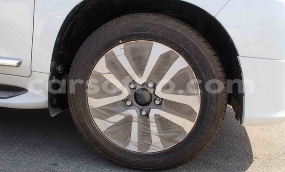 Buy Import Toyota Land Cruiser White Car in Import - Dubai in Maseru Buy Import Toyota Land Cruiser White Car in Import - Dubai in Maseru