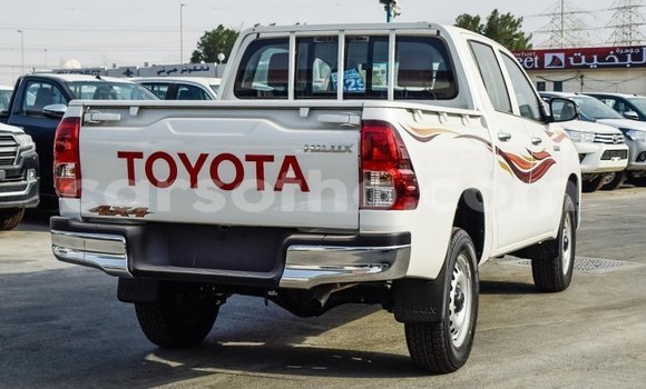 اشتري Imported Toyota Hilux White سيارة في Import - Dubai في Maseru اشتري Imported Toyota Hilux White سيارة في Import - Dubai في Maseru