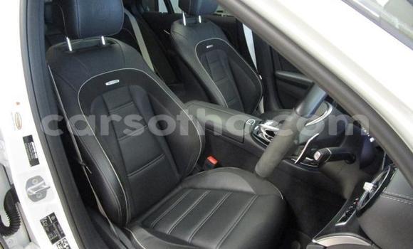 Sayi Na hannu Mercedes-Benz E–Class White Mota in Roma a Maseru Sayi Na hannu Mercedes-Benz E–Class White Mota in Roma a Maseru