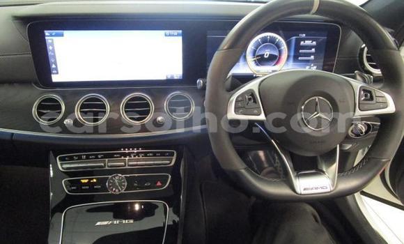 Sayi Na hannu Mercedes-Benz E–Class White Mota in Roma a Maseru Sayi Na hannu Mercedes-Benz E–Class White Mota in Roma a Maseru