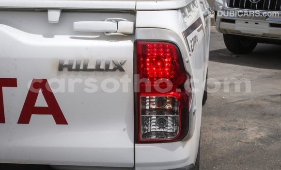 اشتري Imported Toyota Hilux White سيارة في Import - Dubai في Maseru اشتري Imported Toyota Hilux White سيارة في Import - Dubai في Maseru