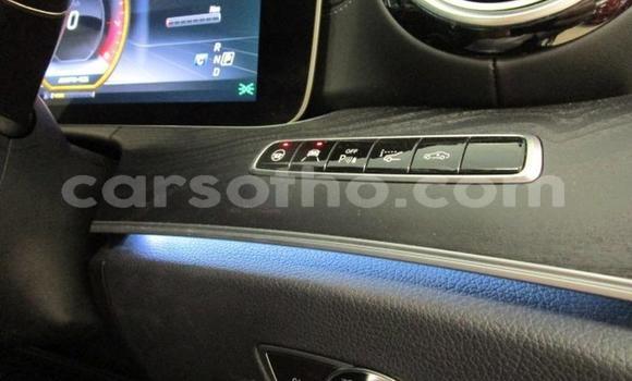 Sayi Na hannu Mercedes-Benz E–Class White Mota in Roma a Maseru Sayi Na hannu Mercedes-Benz E–Class White Mota in Roma a Maseru