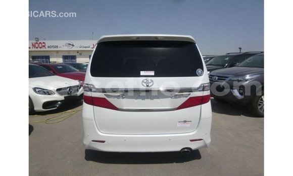 اشتري Imported Toyota Vellfire White سيارة في Import - Dubai في Maseru اشتري Imported Toyota Vellfire White سيارة في Import - Dubai في Maseru