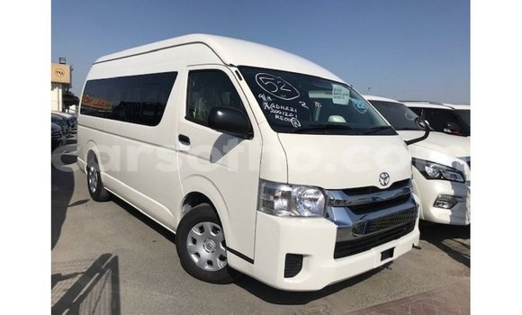 Acheter Import Voiture Toyota Hiace Blanc à Import - Dubai, Maseru Acheter Import Voiture Toyota Hiace Blanc à Import - Dubai, Maseru