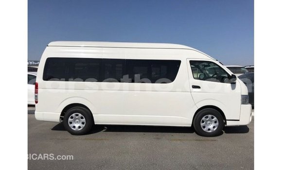 Acheter Import Voiture Toyota Hiace Blanc à Import - Dubai, Maseru Acheter Import Voiture Toyota Hiace Blanc à Import - Dubai, Maseru