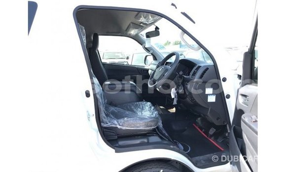 Acheter Import Voiture Toyota Hiace Blanc à Import - Dubai, Maseru Acheter Import Voiture Toyota Hiace Blanc à Import - Dubai, Maseru
