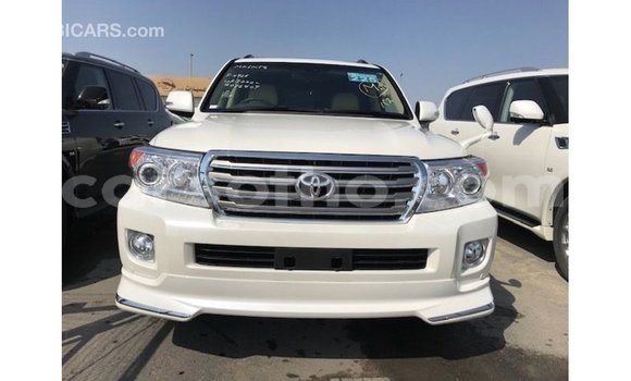 Buy Import Toyota Land Cruiser White Car in Import - Dubai in Maseru Buy Import Toyota Land Cruiser White Car in Import - Dubai in Maseru