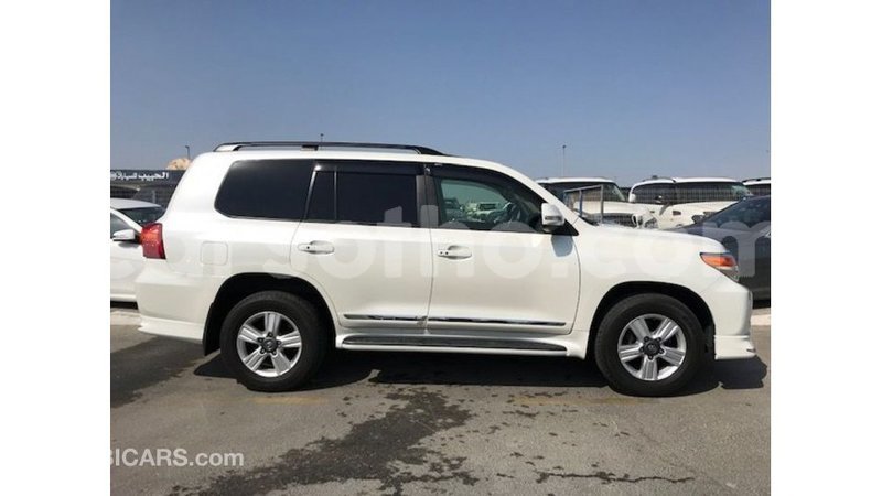 Big with watermark toyota land cruiser maseru import dubai 16867