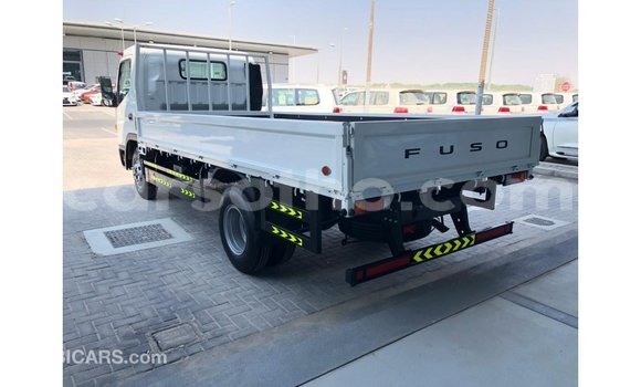 اشتري Imported Mitsubishi Carisma White سيارة في Import - Dubai في Maseru اشتري Imported Mitsubishi Carisma White سيارة في Import - Dubai في Maseru