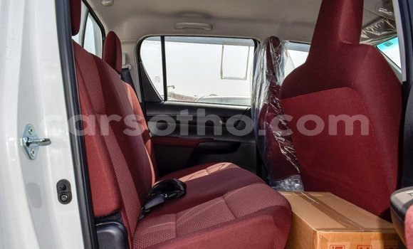 اشتري Imported Toyota Hilux White سيارة في Import - Dubai في Maseru اشتري Imported Toyota Hilux White سيارة في Import - Dubai في Maseru