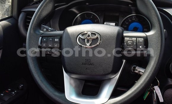 اشتري Imported Toyota Hilux White سيارة في Import - Dubai في Maseru اشتري Imported Toyota Hilux White سيارة في Import - Dubai في Maseru
