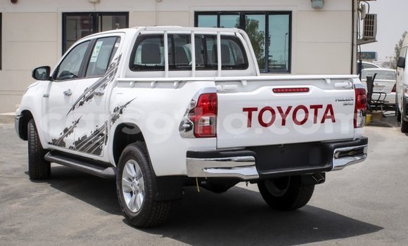 اشتري Imported Toyota Hilux White سيارة في Import - Dubai في Maseru اشتري Imported Toyota Hilux White سيارة في Import - Dubai في Maseru