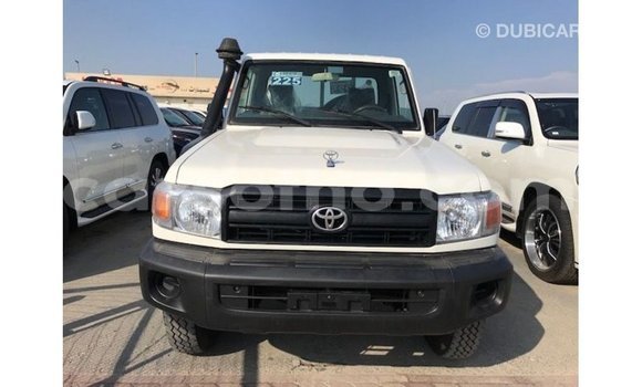 اشتري Imported Toyota Land Cruiser White سيارة في Import - Dubai في Maseru اشتري Imported Toyota Land Cruiser White سيارة في Import - Dubai في Maseru