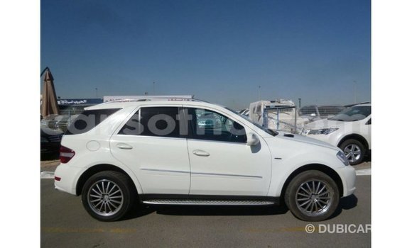 Sayi Imported Mercedes-Benz 190 White Mota in Import - Dubai a Maseru Sayi Imported Mercedes-Benz 190 White Mota in Import - Dubai a Maseru