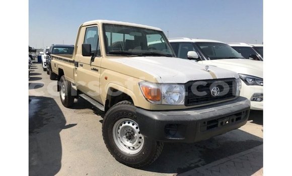 Acheter Import Voiture Toyota Land Cruiser Beige à Import - Dubai, Maseru Acheter Import Voiture Toyota Land Cruiser Beige à Import - Dubai, Maseru
