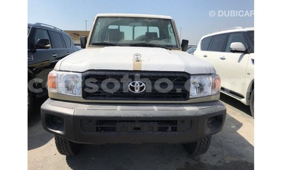Acheter Import Voiture Toyota Land Cruiser Beige à Import - Dubai, Maseru Acheter Import Voiture Toyota Land Cruiser Beige à Import - Dubai, Maseru