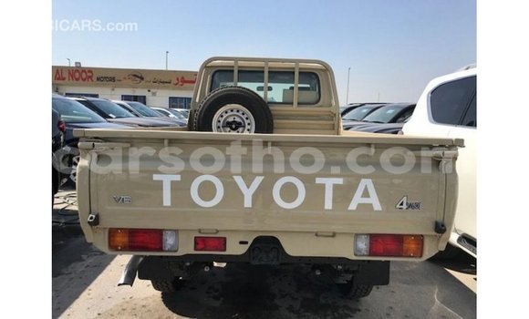 Acheter Import Voiture Toyota Land Cruiser Beige à Import - Dubai, Maseru Acheter Import Voiture Toyota Land Cruiser Beige à Import - Dubai, Maseru