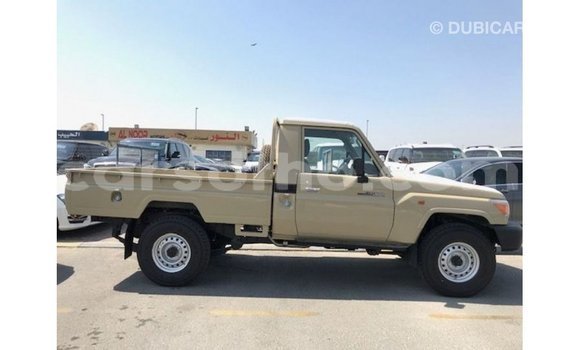 Acheter Import Voiture Toyota Land Cruiser Beige à Import - Dubai, Maseru Acheter Import Voiture Toyota Land Cruiser Beige à Import - Dubai, Maseru