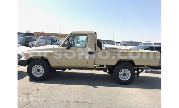 Acheter Import Voiture Toyota Land Cruiser Beige à Import - Dubai, Maseru Acheter Import Voiture Toyota Land Cruiser Beige à Import - Dubai, Maseru