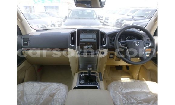 اشتري Imported Toyota Land Cruiser White سيارة في Import - Dubai في Maseru اشتري Imported Toyota Land Cruiser White سيارة في Import - Dubai في Maseru