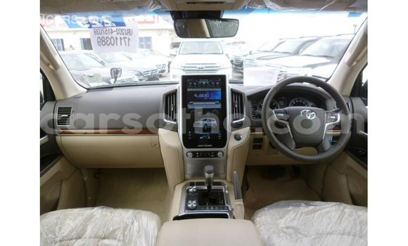Sayi Imported Toyota Land Cruiser Black Mota in Import - Dubai a Maseru Sayi Imported Toyota Land Cruiser Black Mota in Import - Dubai a Maseru