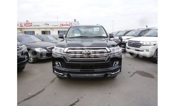 Sayi Imported Toyota Land Cruiser Black Mota in Import - Dubai a Maseru Sayi Imported Toyota Land Cruiser Black Mota in Import - Dubai a Maseru