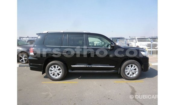 Sayi Imported Toyota Land Cruiser Black Mota in Import - Dubai a Maseru Sayi Imported Toyota Land Cruiser Black Mota in Import - Dubai a Maseru