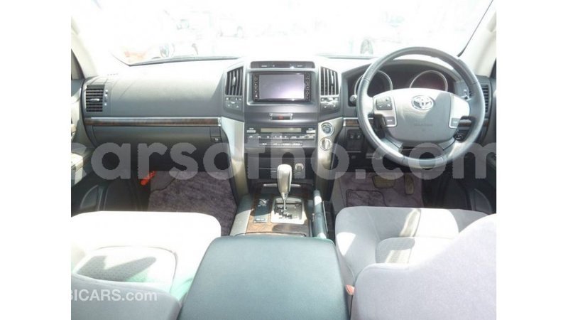 Big with watermark toyota land cruiser maseru import dubai 16900