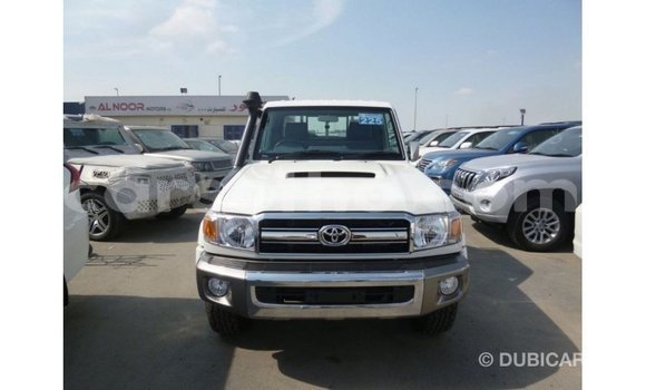 اشتري Imported Toyota Land Cruiser White سيارة في Import - Dubai في Maseru اشتري Imported Toyota Land Cruiser White سيارة في Import - Dubai في Maseru