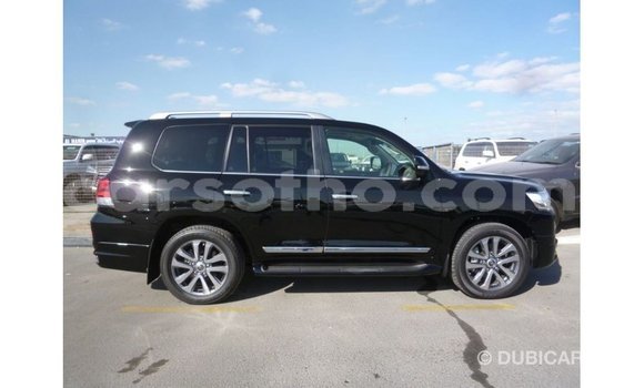 Sayi Imported Toyota Land Cruiser Black Mota in Import - Dubai a Maseru Sayi Imported Toyota Land Cruiser Black Mota in Import - Dubai a Maseru