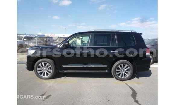 Sayi Imported Toyota Land Cruiser Black Mota in Import - Dubai a Maseru Sayi Imported Toyota Land Cruiser Black Mota in Import - Dubai a Maseru