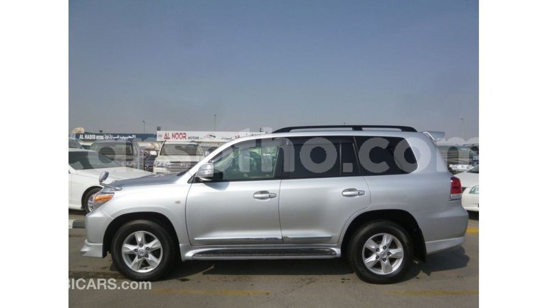 Big with watermark toyota land cruiser maseru import dubai 16910