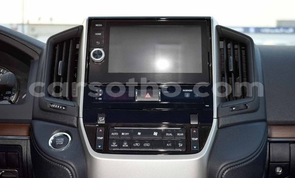 Acheter Import Voiture Toyota Land Cruiser Blanc à Import - Dubai, Maseru Acheter Import Voiture Toyota Land Cruiser Blanc à Import - Dubai, Maseru