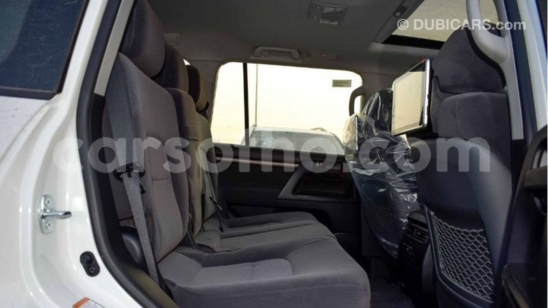 Big with watermark toyota land cruiser maseru import dubai 16913