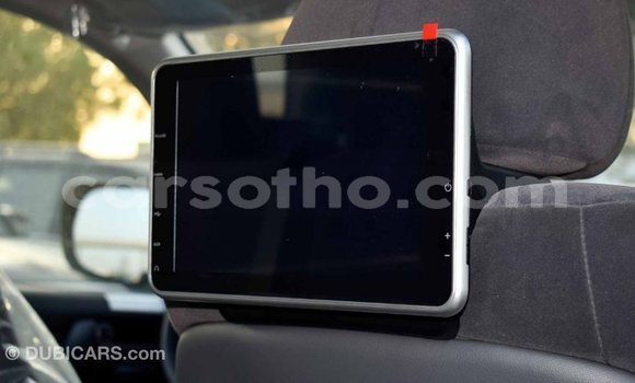 Acheter Import Voiture Toyota Land Cruiser Blanc à Import - Dubai, Maseru Acheter Import Voiture Toyota Land Cruiser Blanc à Import - Dubai, Maseru