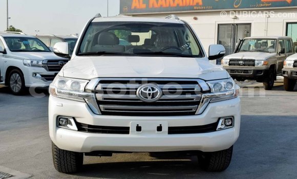 Buy Import Toyota Land Cruiser White Car in Import - Dubai in Maseru Buy Import Toyota Land Cruiser White Car in Import - Dubai in Maseru