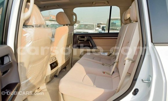 Buy Import Toyota Land Cruiser White Car in Import - Dubai in Maseru Buy Import Toyota Land Cruiser White Car in Import - Dubai in Maseru
