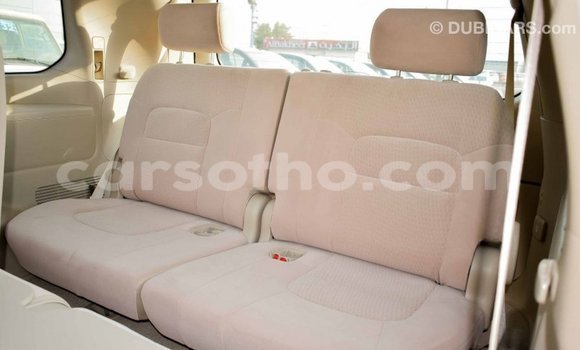Buy Import Toyota Land Cruiser White Car in Import - Dubai in Maseru Buy Import Toyota Land Cruiser White Car in Import - Dubai in Maseru