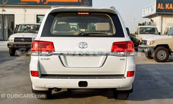Buy Import Toyota Land Cruiser White Car in Import - Dubai in Maseru Buy Import Toyota Land Cruiser White Car in Import - Dubai in Maseru