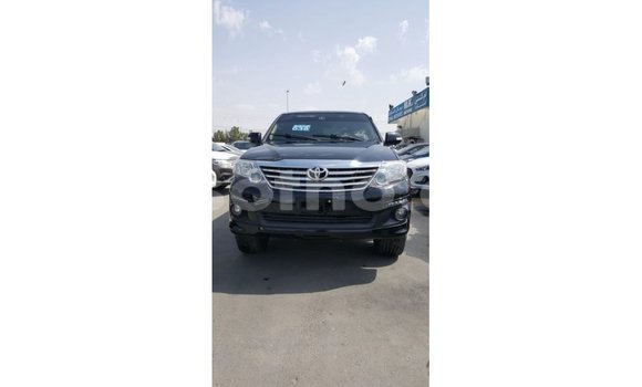 Sayi Imported Toyota Fortuner Black Mota in Import - Dubai a Maseru Sayi Imported Toyota Fortuner Black Mota in Import - Dubai a Maseru