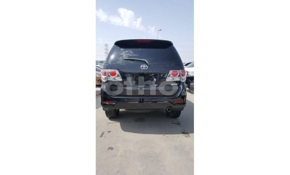Sayi Imported Toyota Fortuner Black Mota in Import - Dubai a Maseru Sayi Imported Toyota Fortuner Black Mota in Import - Dubai a Maseru