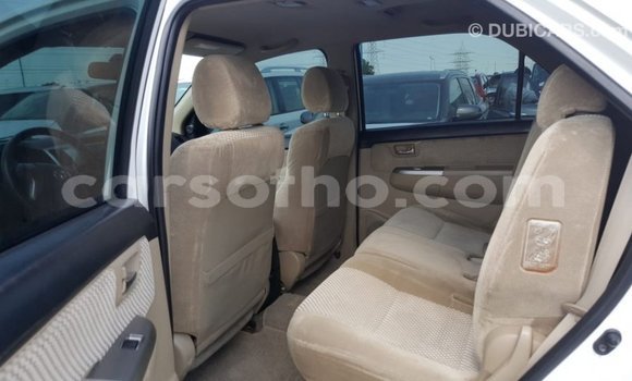 Sayi Imported Toyota Fortuner White Mota in Import - Dubai a Maseru Sayi Imported Toyota Fortuner White Mota in Import - Dubai a Maseru